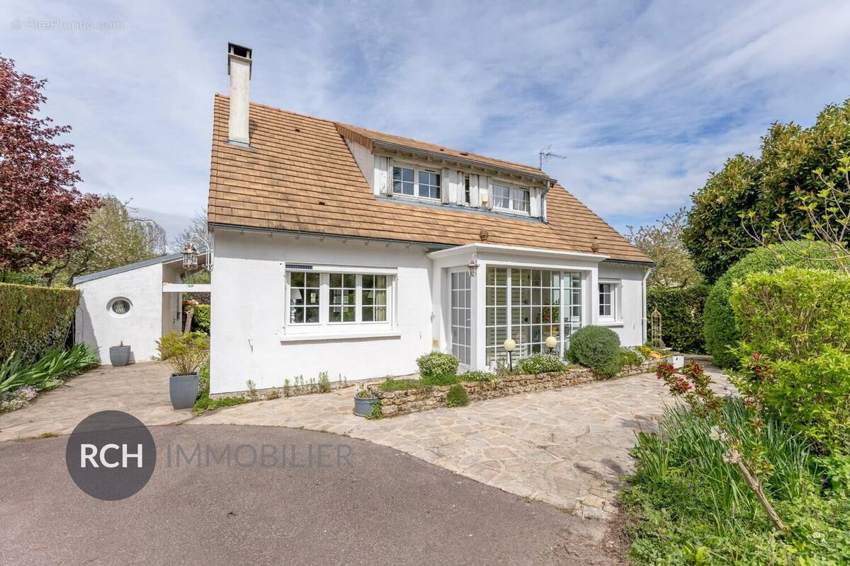 Maison à VILLIERS-SAINT-FREDERIC