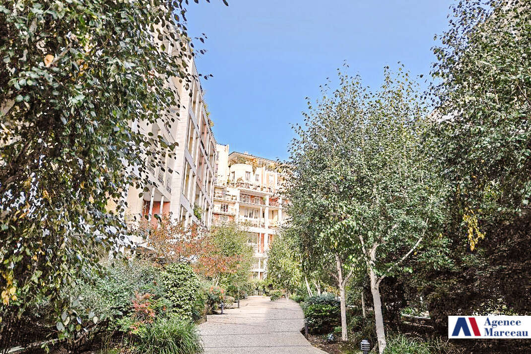 Appartement à COURBEVOIE