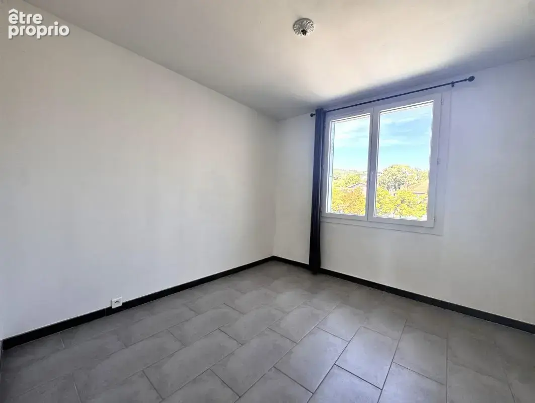 Appartement T3 avec Terrasse et cave - photo 5