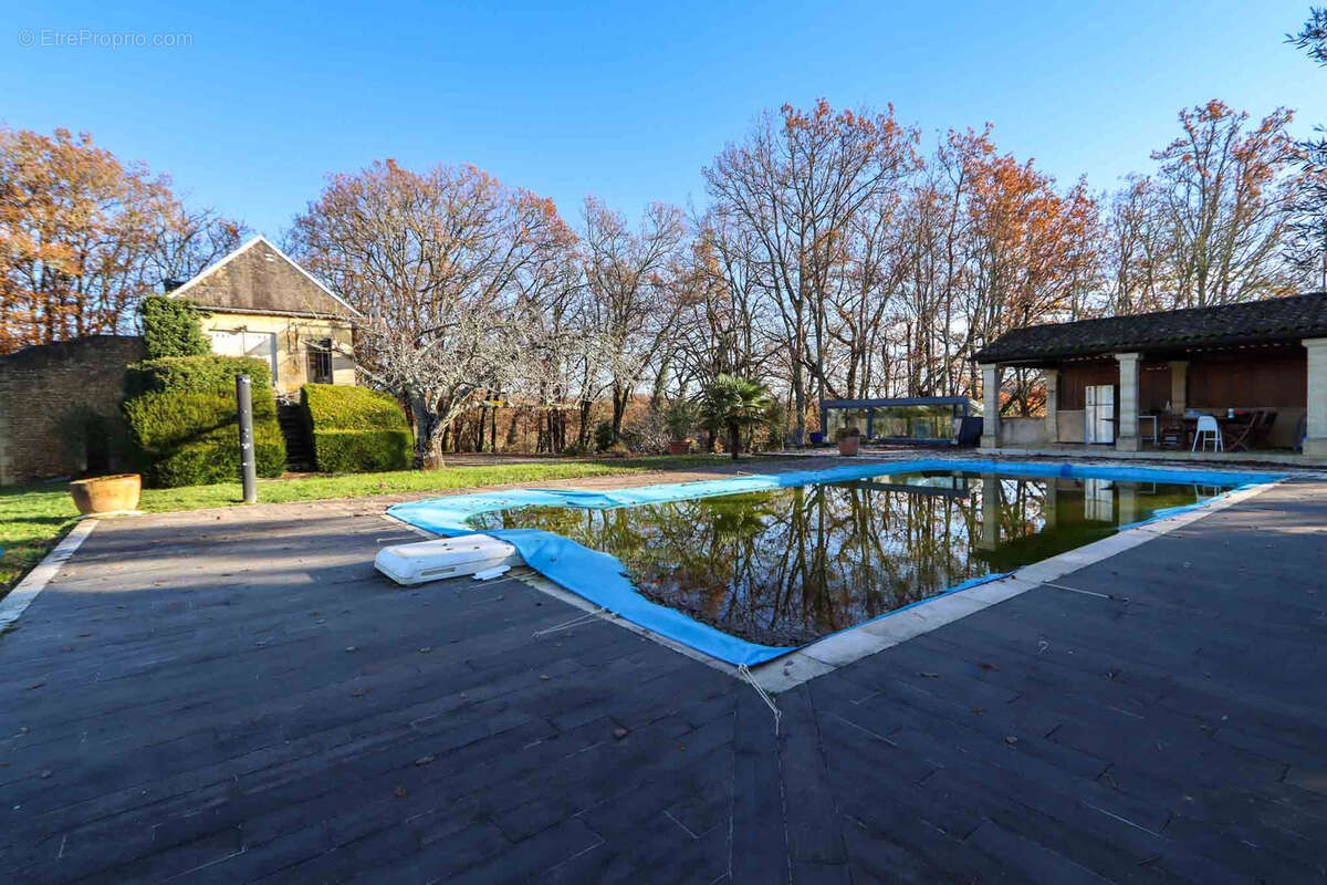 Maison à CENAC-ET-SAINT-JULIEN