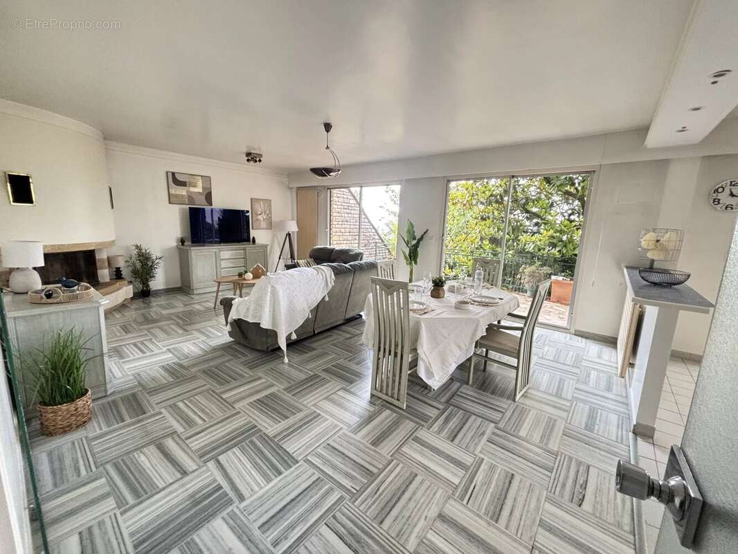ARGENTEUIL – LES COTEAUX  Élégante maison familiale de plus de 200 m² avec vue sur Paris et la Tour Eiffel - photo 25