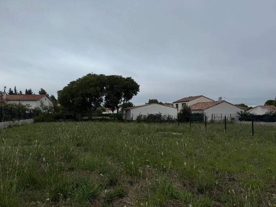 Terrain à CLARET