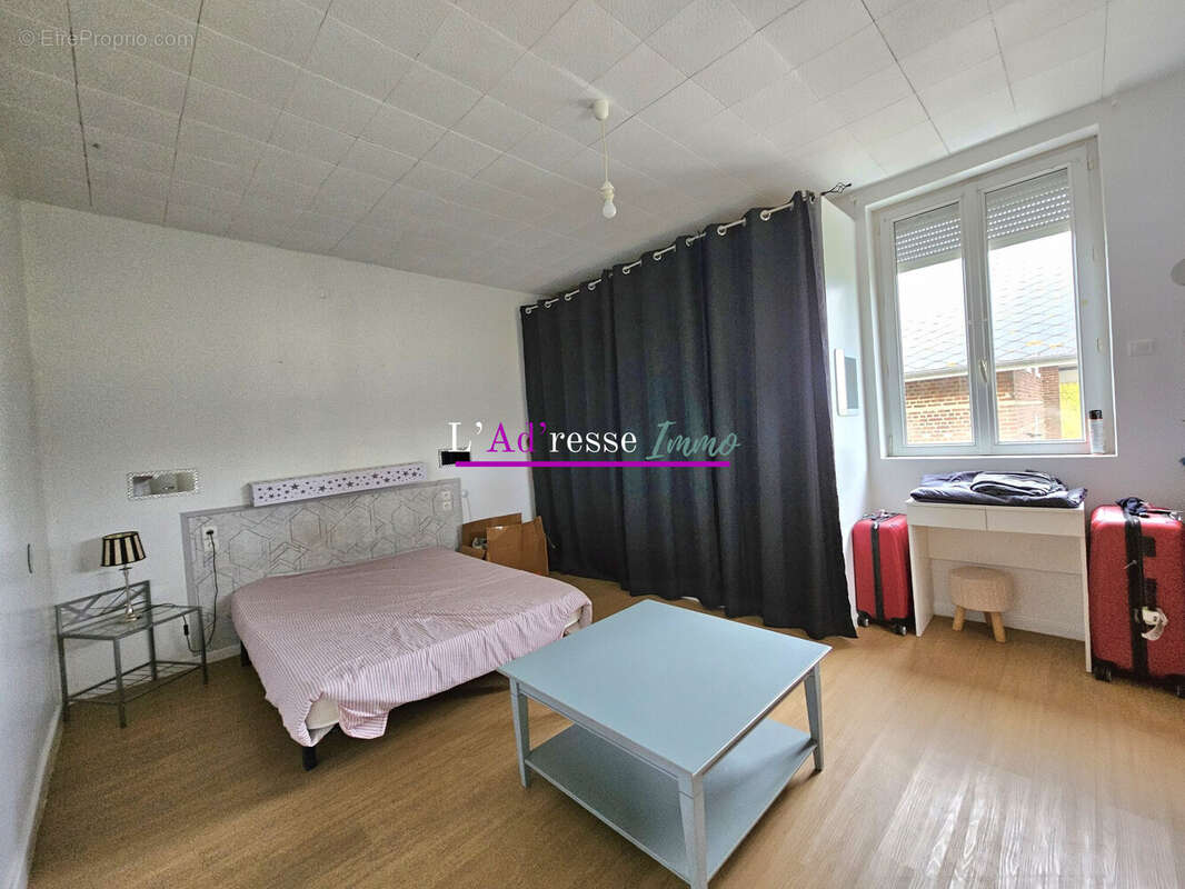 Maison à CROISILLES