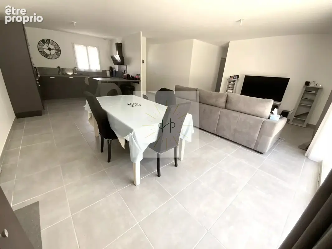 Maison 5 pièces 95 m² à vendre à Rochemaure (07400) - photo 7