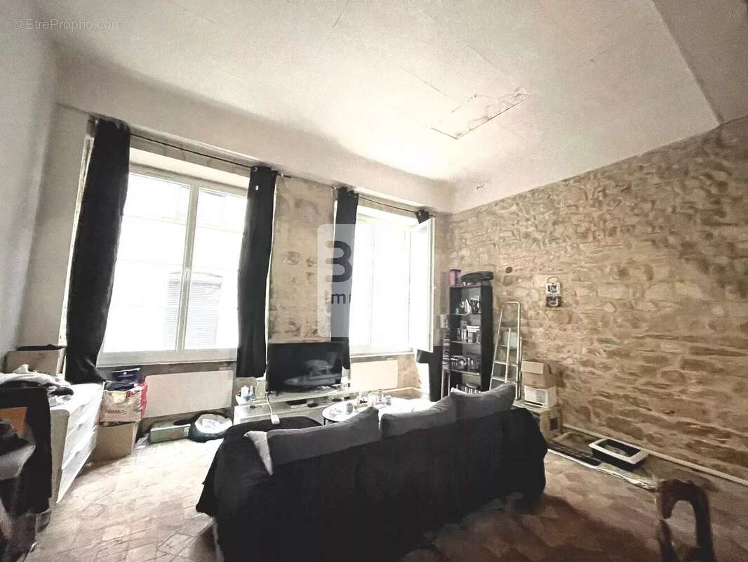 Appartement à BAGNOLS-SUR-CEZE