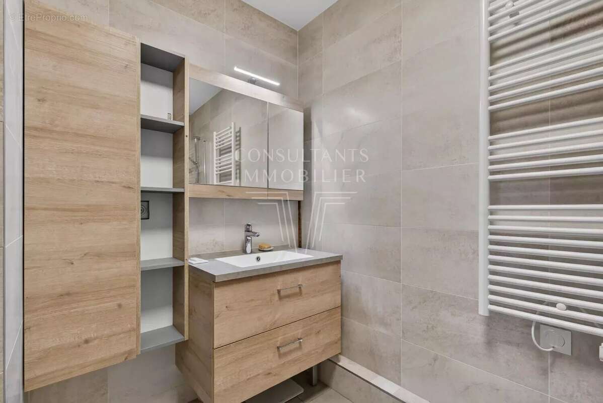 Appartement à ISSY-LES-MOULINEAUX