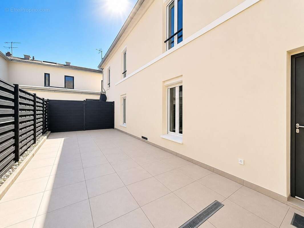Appartement à MAISONS-ALFORT