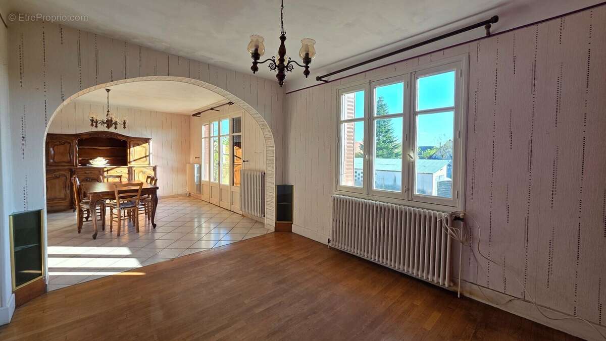Maison à CHATENOY-EN-BRESSE