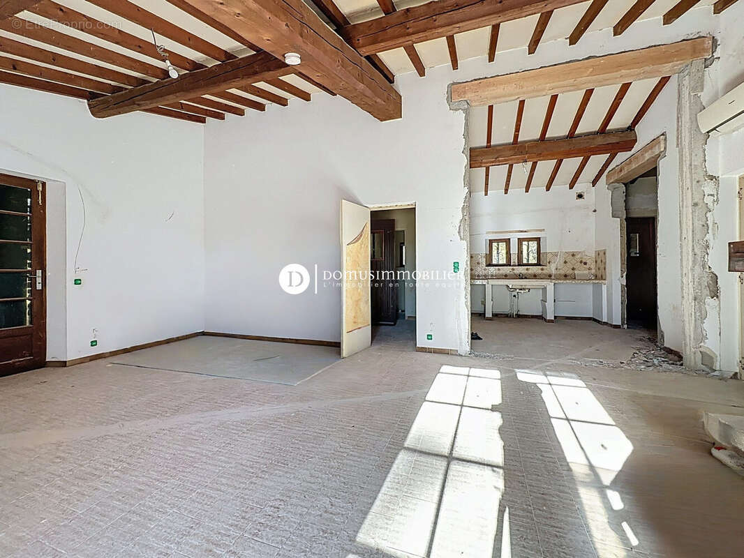 Maison à GORDES