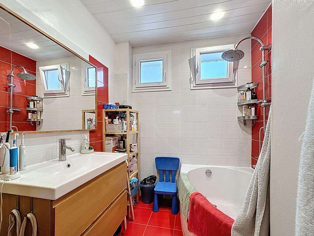 Appartement à TASSIN-LA-DEMI-LUNE