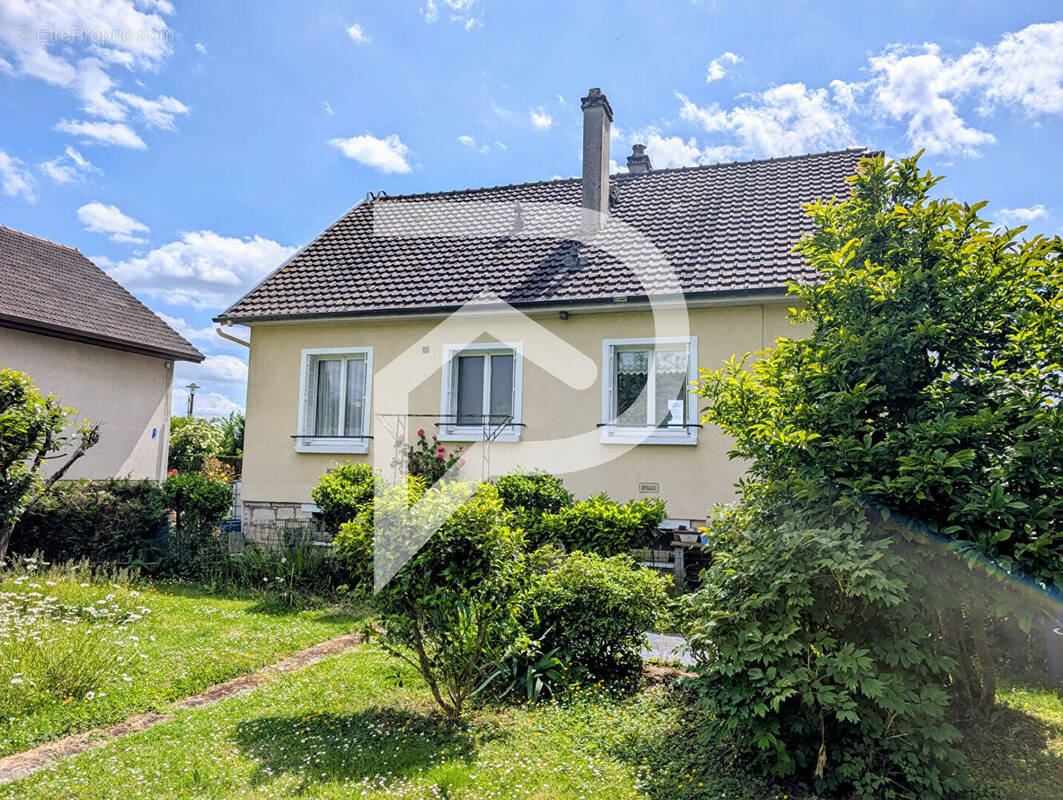 Maison à GRISY-LES-PLATRES