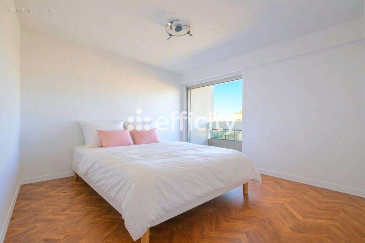 Appartement à MARSEILLE-9E