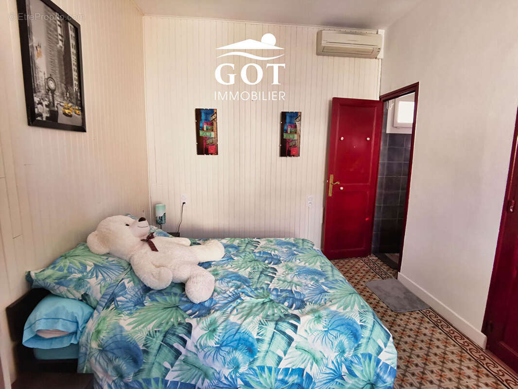 Maison à SAINT-LAURENT-DE-LA-SALANQUE