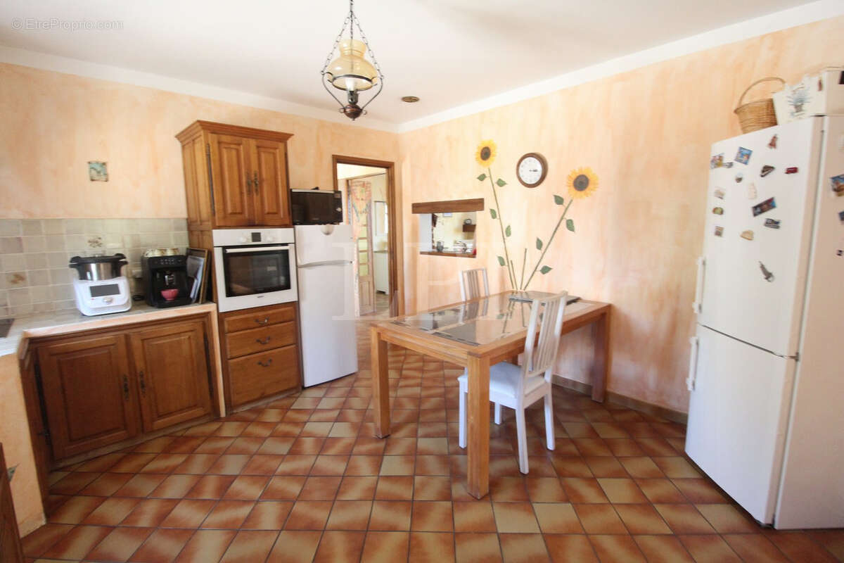 Maison à SAINT-SATURNIN-LES-APT