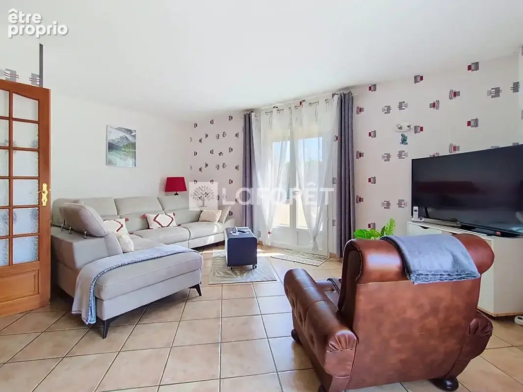 Maison de plain-pied T5 avec grand terrain constructible ? Vacquiers - photo 4