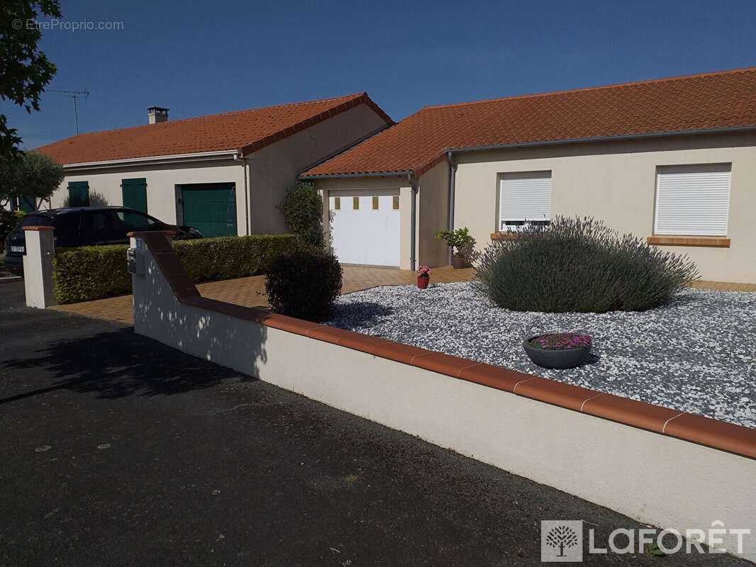 Maison à SAINT-CHRISTOPHE-DU-BOIS