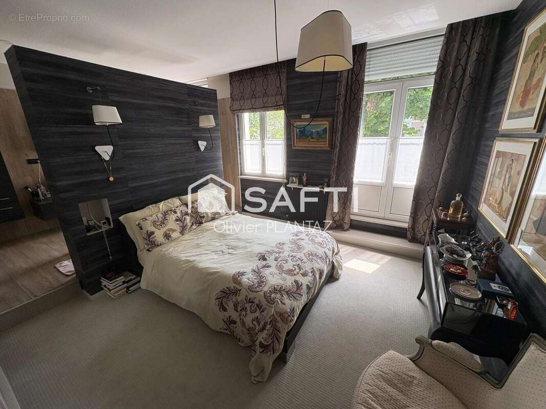 Maison 271 m² à Bethune  - photo 9