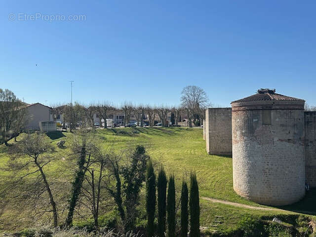 Appartement à NEGREPELISSE