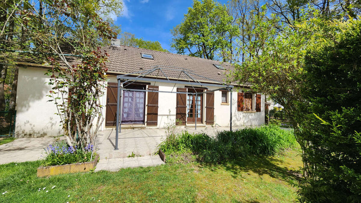 Maison à FAVIERES