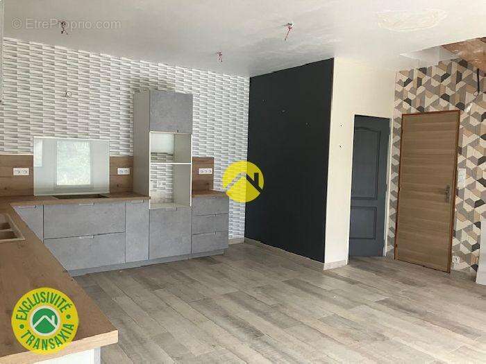 Maison à LES AIX-D&#039;ANGILLON