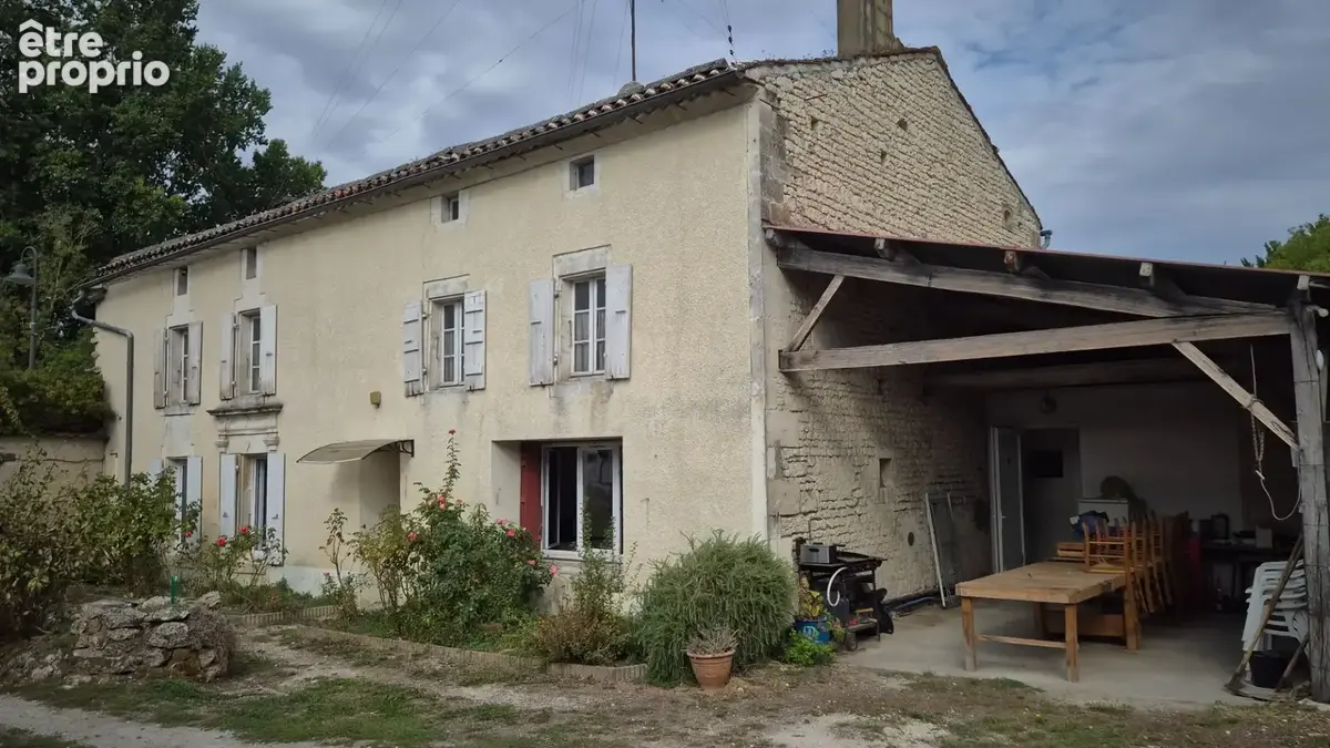 Corps de Ferme à rénover de 500 m2, proche commerces, beaucoup de dépendances - photo 3