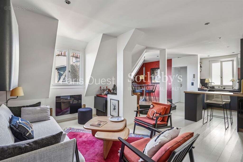 Appartement à NEUILLY-SUR-SEINE
