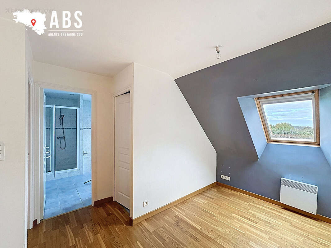 Maison 135 m² à Marzan  - photo 4