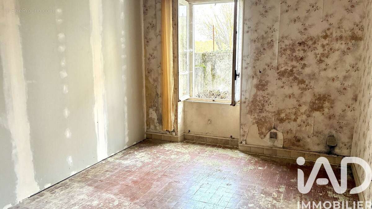 Photo 8 - Maison à AZAY-LE-FERRON