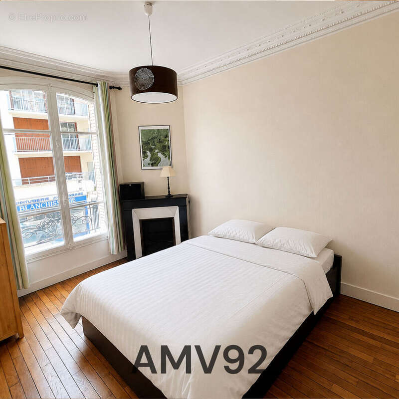 Appartement à LA GARENNE-COLOMBES