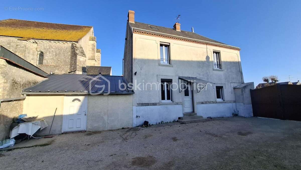 Corps de ferme en plein centre ville - photo 15
