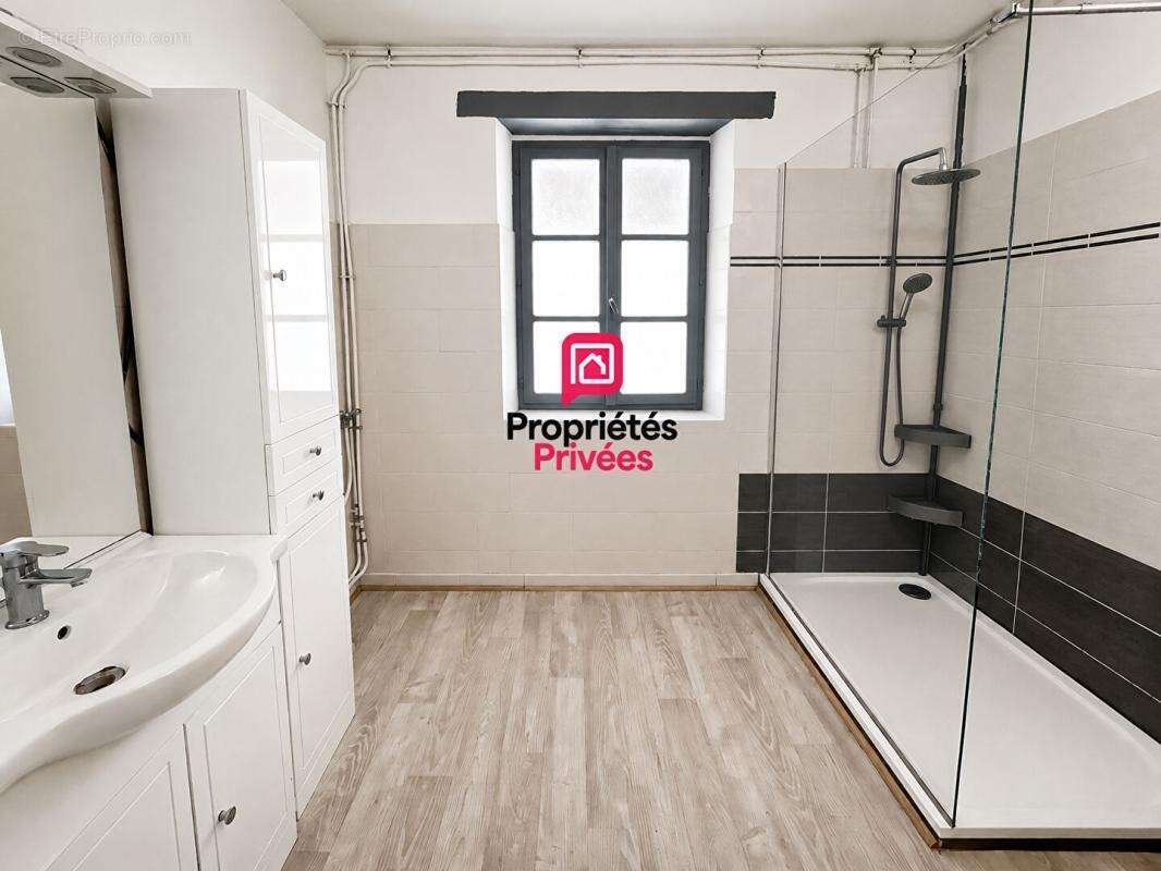 Maison 185m² - 3 chambres - jardin et grange attenante - photo 8
