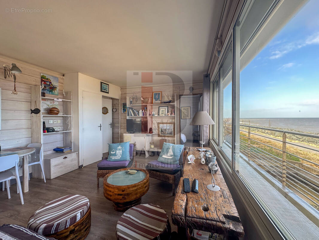 Appartement à FOURAS