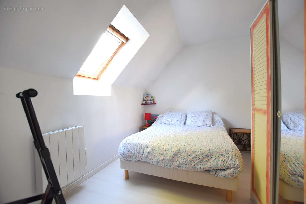 Maison à LES ESSARTS-LE-ROI