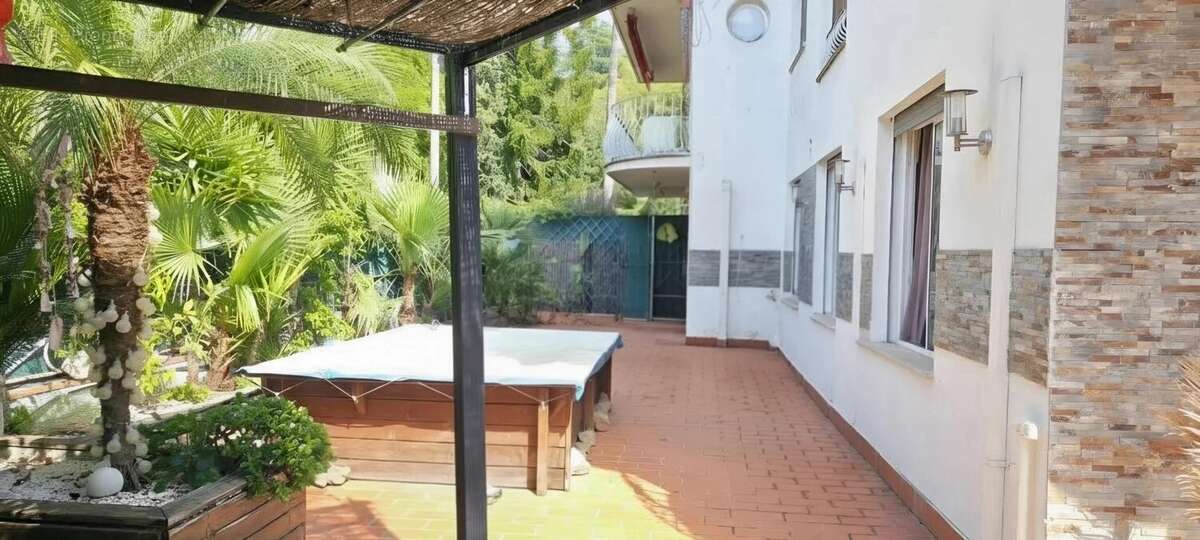 Cannes Basse Californie – Rare appartement 5 pièces en rez-de-jardin avec 127 m² d’extérieur - photo 7