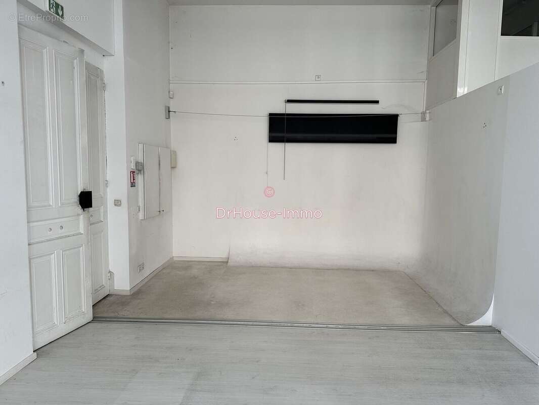 Commerce 265 m² à Grenoble  - photo 14