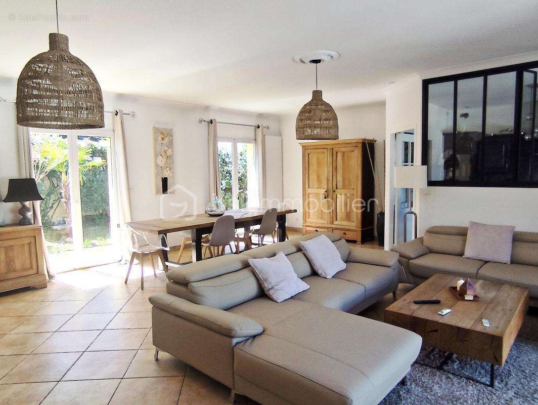 Maison à FARGUES-SAINT-HILAIRE