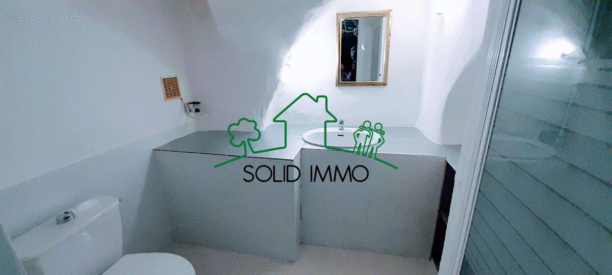 Maison à SAINT-ETIENNE-DE-FONTBELLON