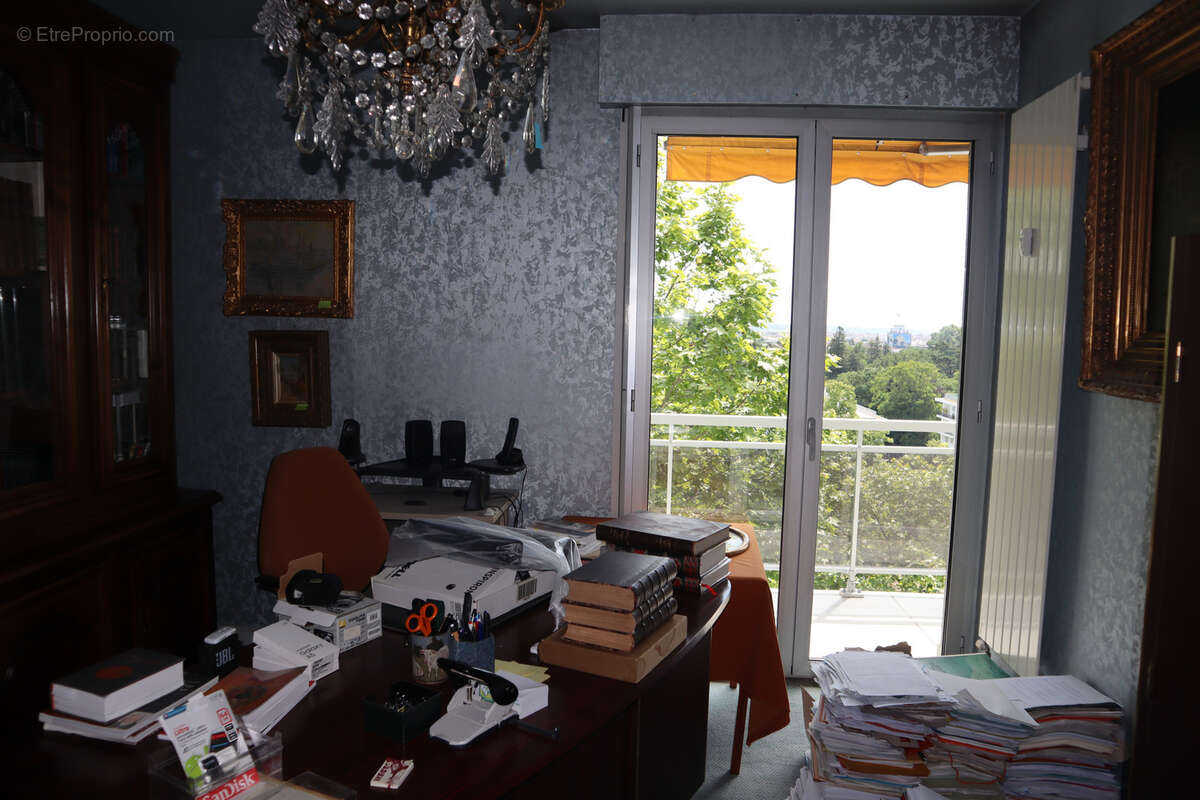 Exclusif - cauderan - parc bordelais - t5 avec grand balcon - cave et parking - photo 4