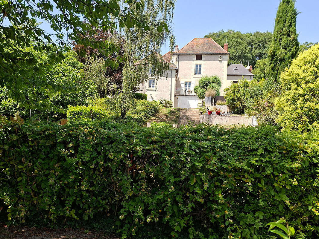 Autre à DANGE-SAINT-ROMAIN
