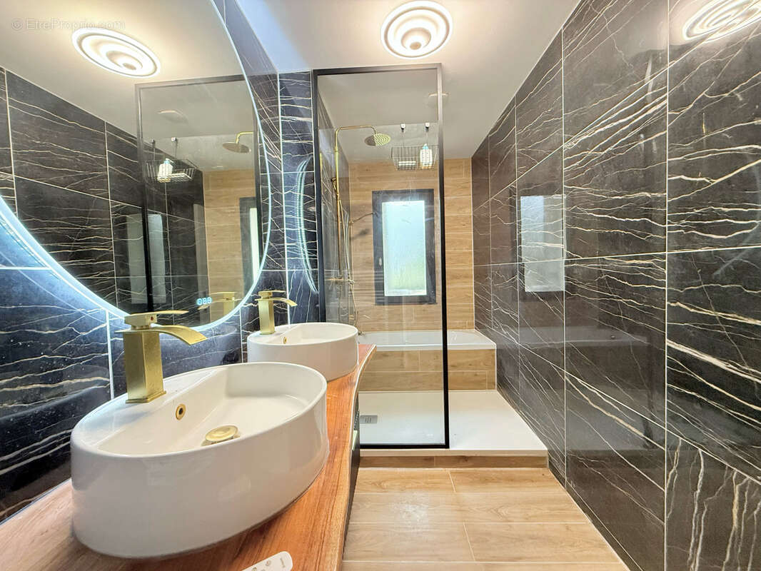 Maison à SAINT-DOULCHARD