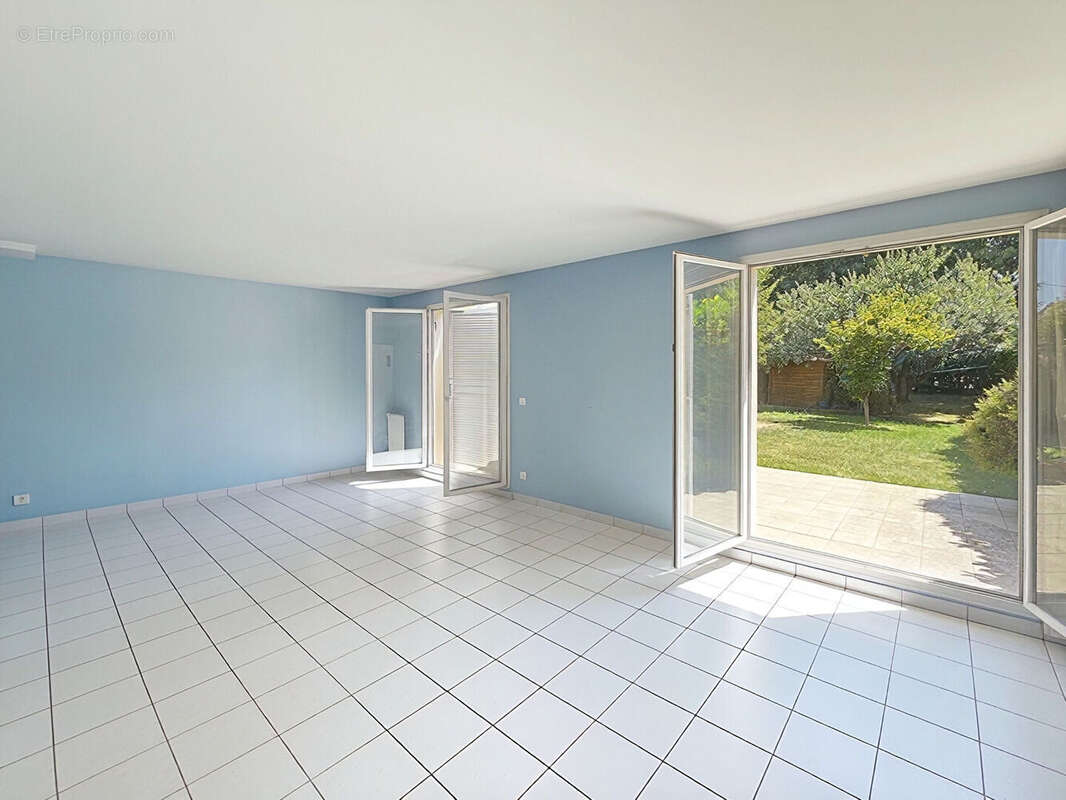 Maison Crosne 5 pièce(s) 92 m2 - photo 3