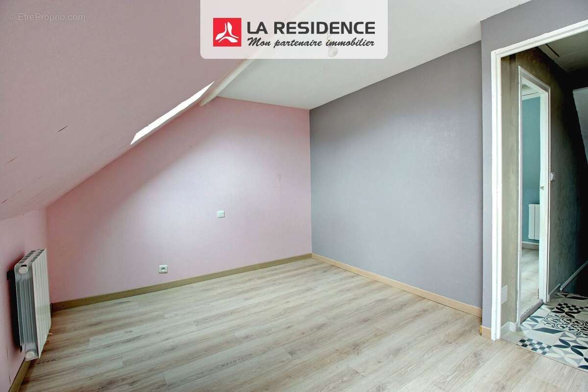 Maison à SAINT-ETIENNE-DU-ROUVRAY