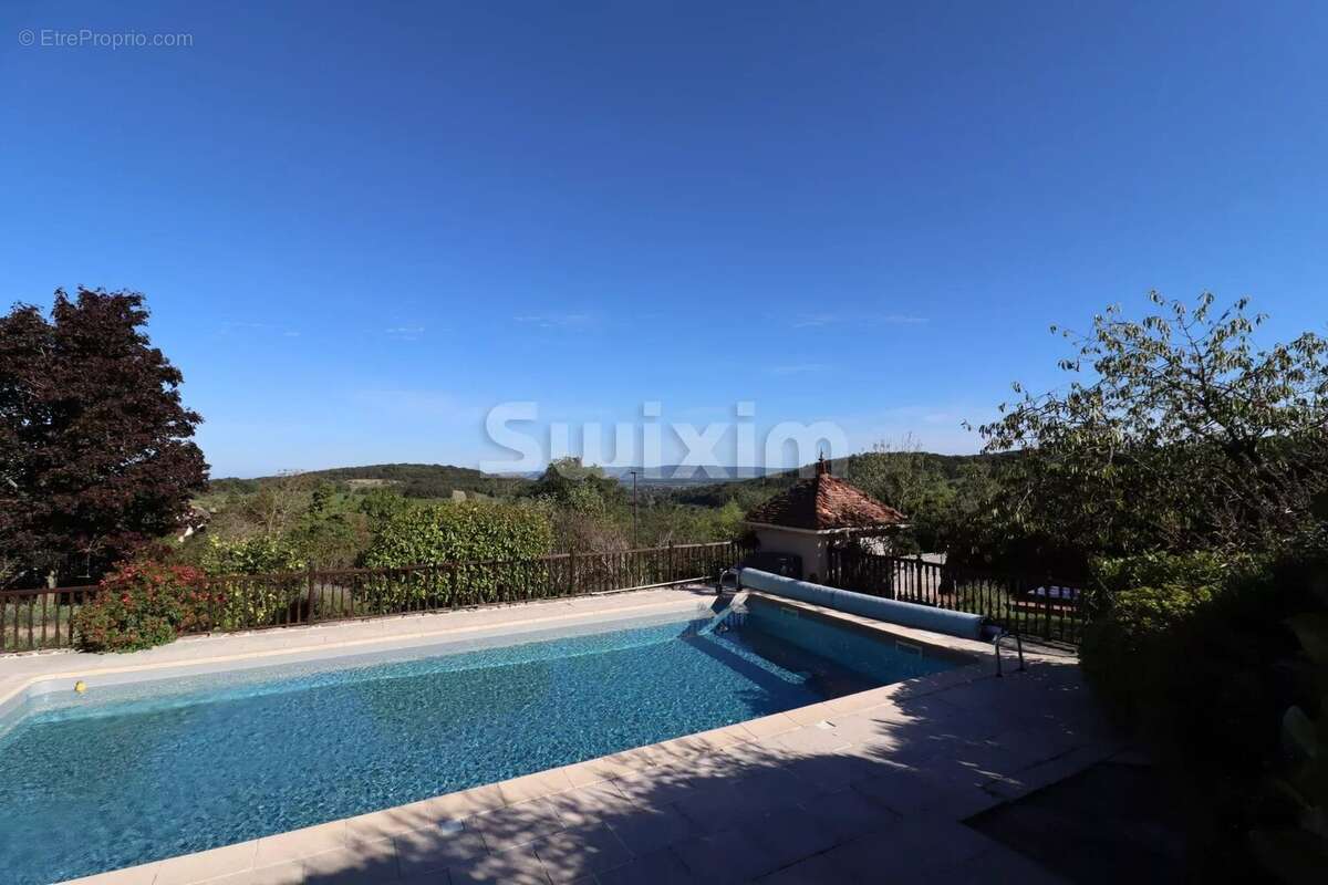 Maison à CULLES-LES-ROCHES