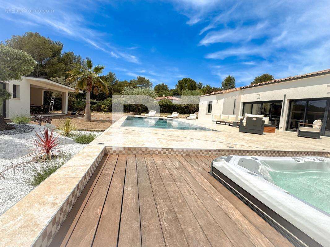 Maison à NIMES
