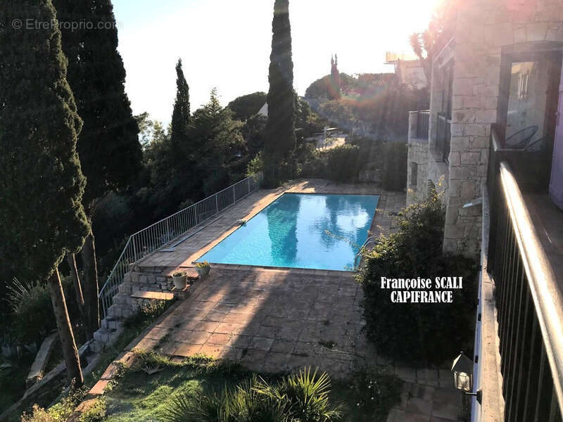 Maison à LES ISSAMBRES