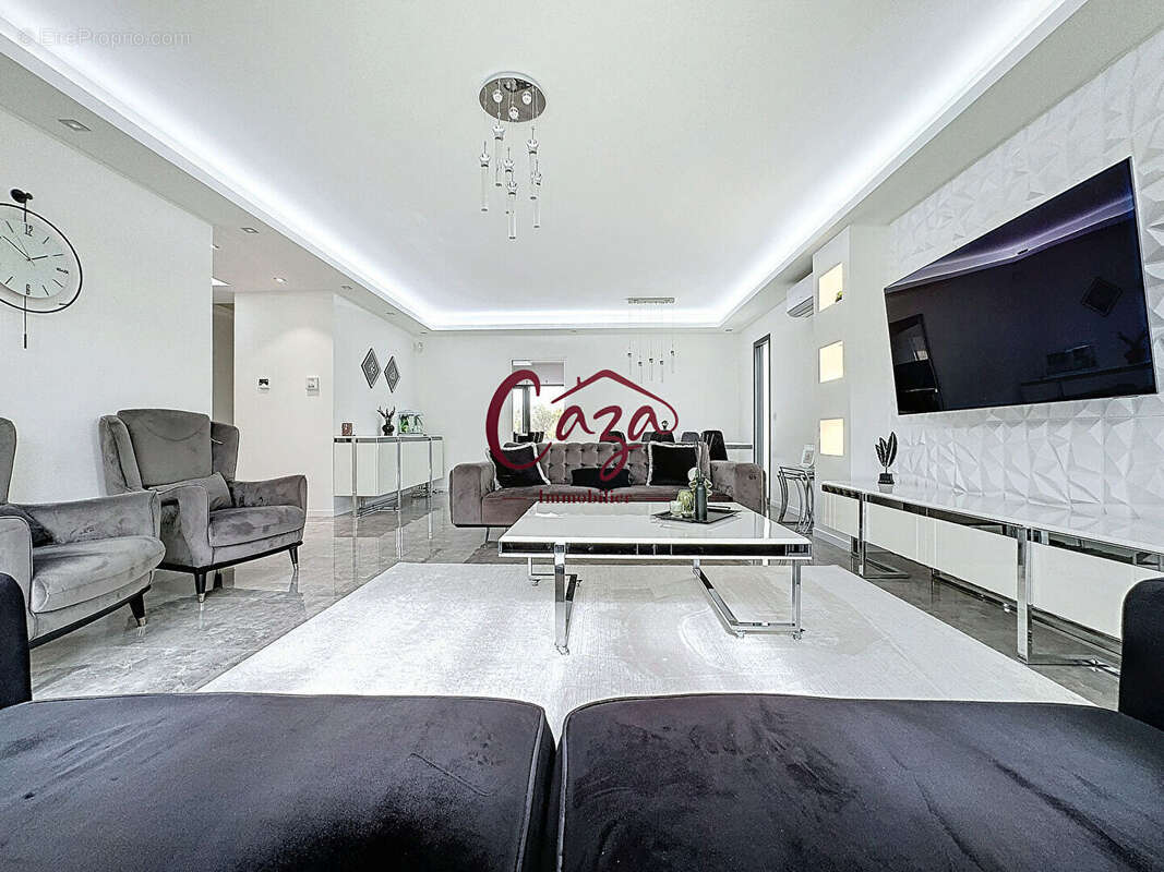 Maison à FARGUES-SAINT-HILAIRE