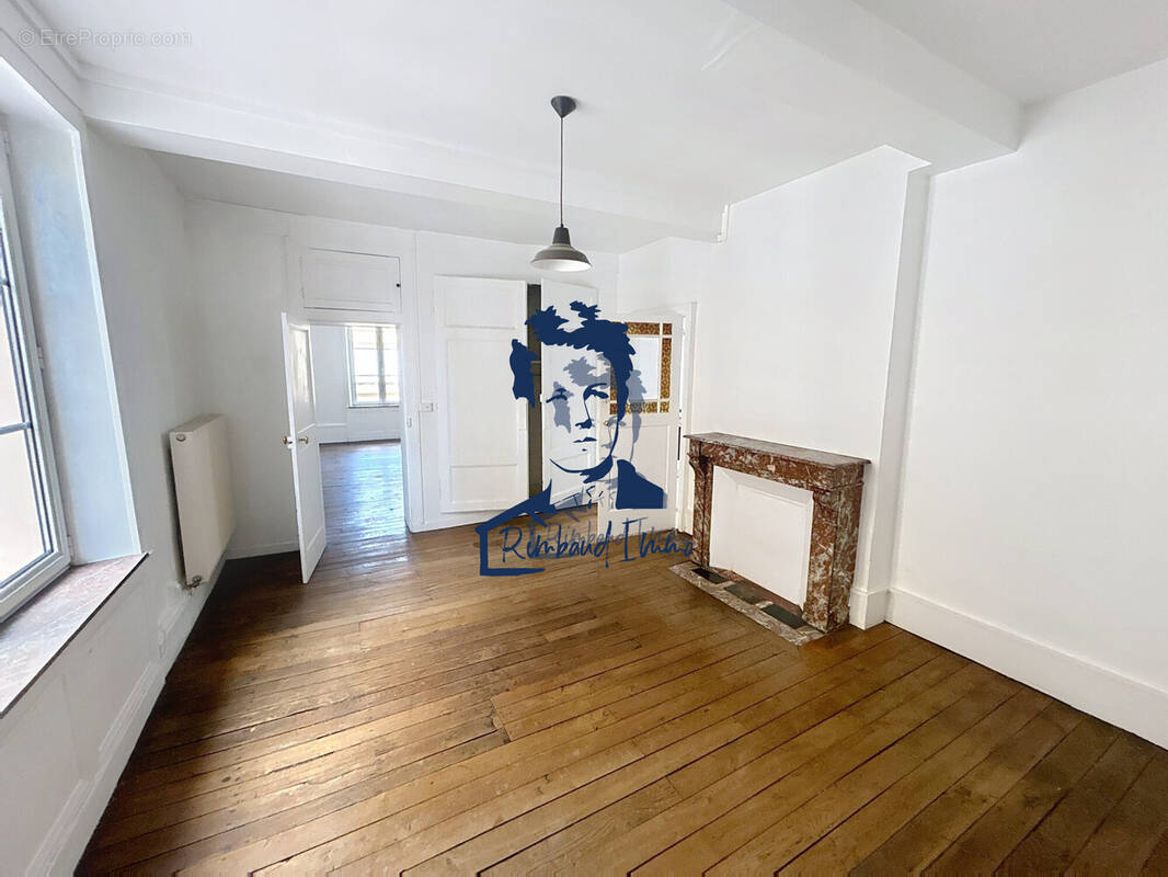 Appartement à CHARLEVILLE-MEZIERES