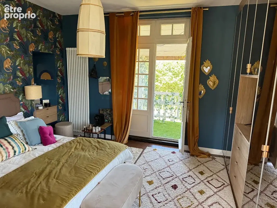 Demeure  avec  tennis et boxes- 6 chambres - proche de radon - photo 5