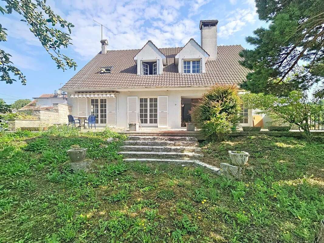 Maison 275 m² à Provins  - photo 2