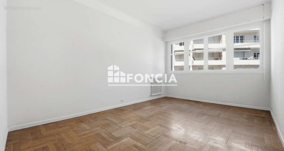 Le Cannet Square Carnot - Residence bourgeoise de qualité - 4 pièces 98.21m2 - plein soleil - terrasses - cave (parking possible - photo 5
